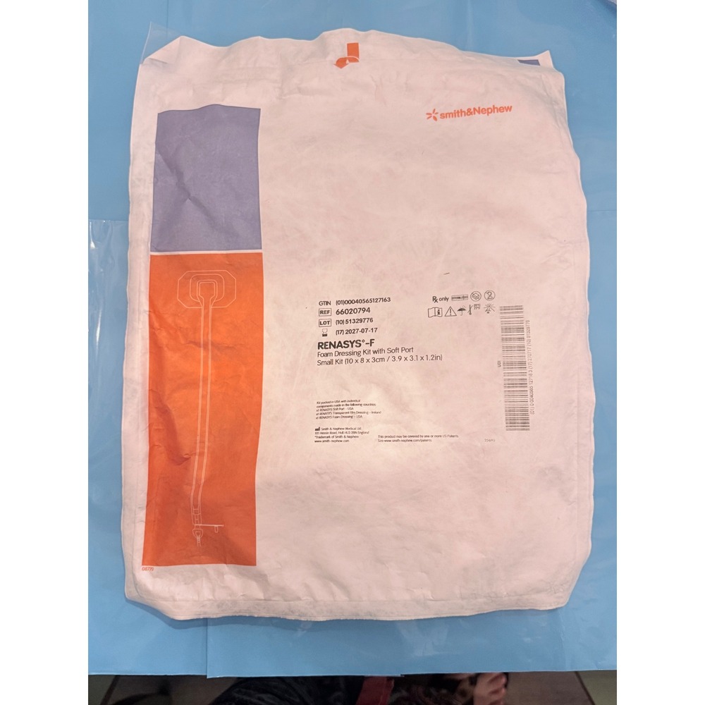 Smith & Nephew Foam Dressing Kit Small Size White New 66020794 RENASYS-F
